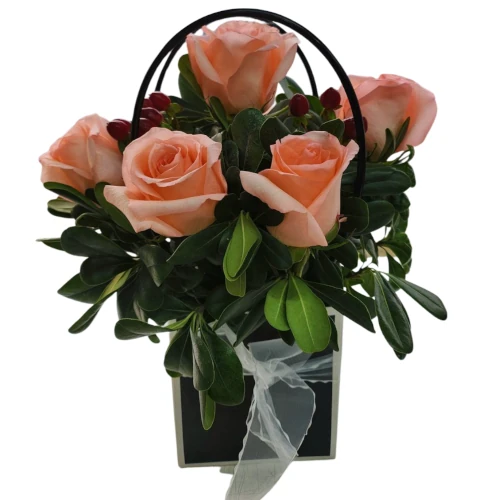 Cajita con 5 Rosas Rosadas