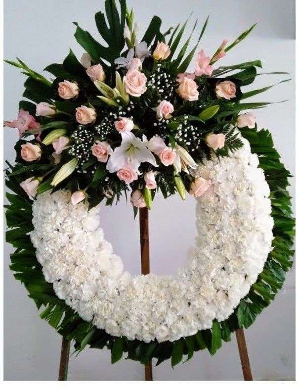 Corona con rosas rosadas