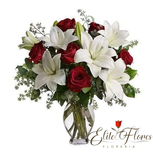 Rosas rojas y lilium