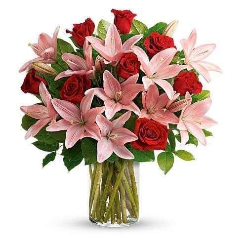 Florero Lilium rosados y rosas