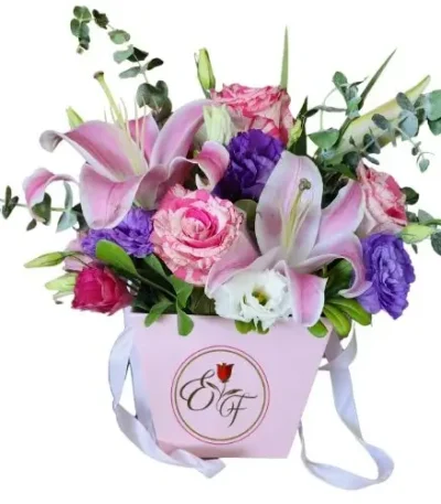 Caja de stargazer con lisianthus