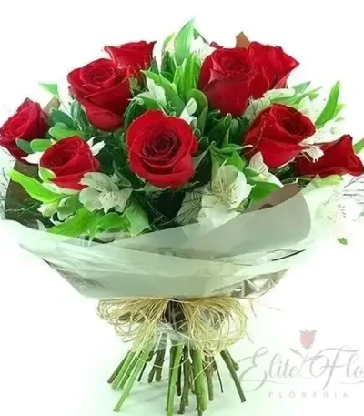 Ramo de rosas y astromelias