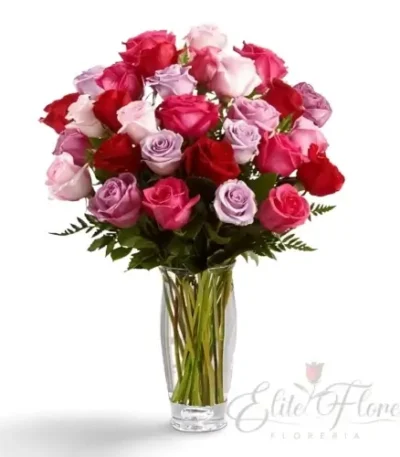 Florero de rosas cautivadores