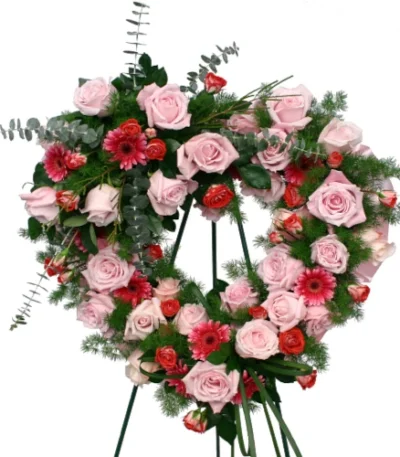 Corazón con rosas rosadas